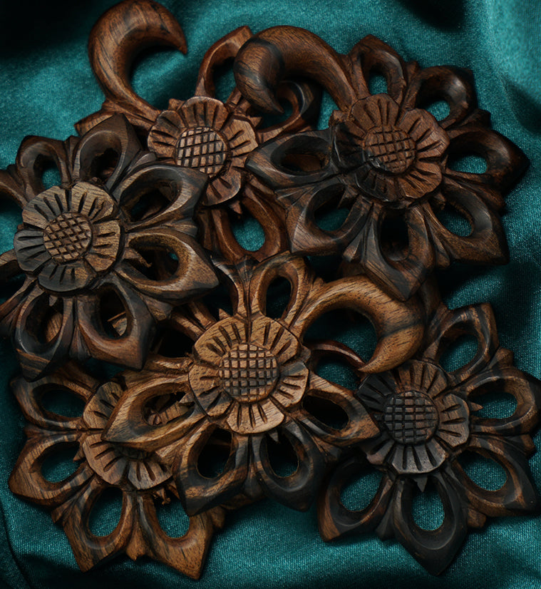 Areng Wood Blooming Flower Hanger Plugs