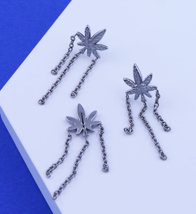 Hemp Leaf Triple Dangle Chain Titanium Threadless Top